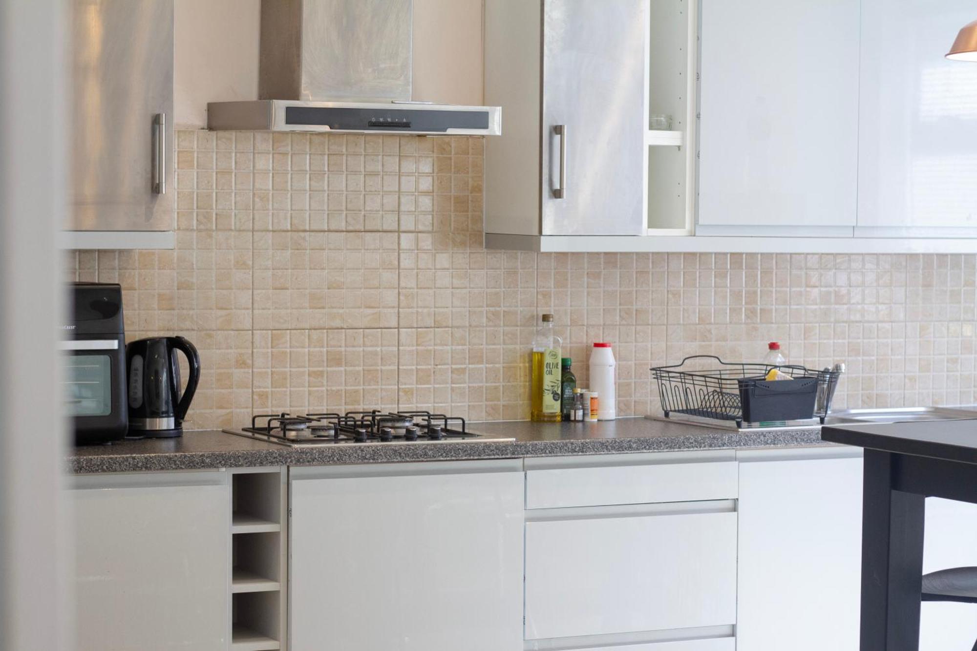 Ferienhaus Spacious 4-bedroom Townhouse With Garden- Perfect For Groups! London
